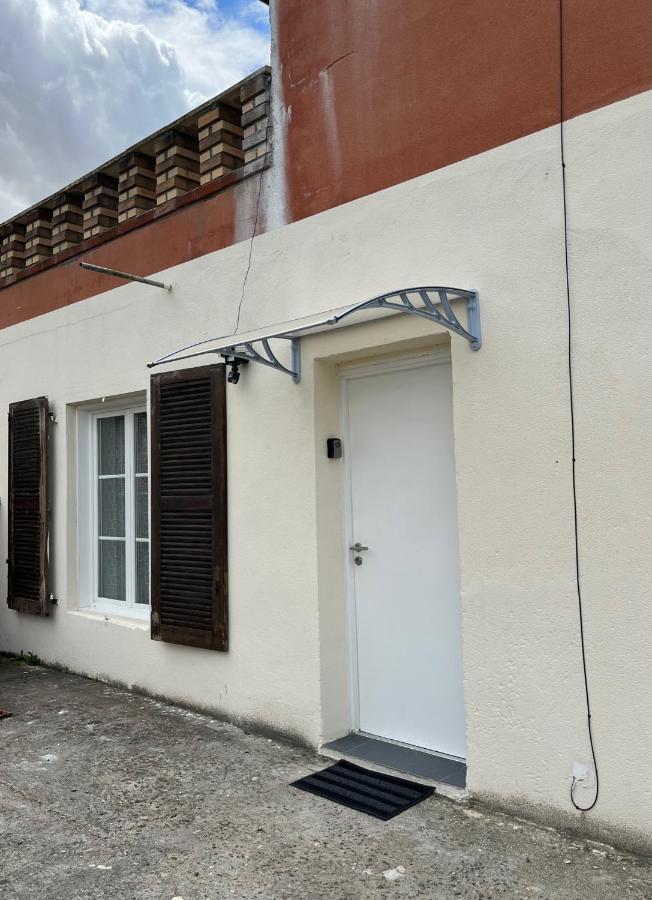 Superbe Appartement Au Bord Du Canal De St Quentin Сен-Кантен Экстерьер фото